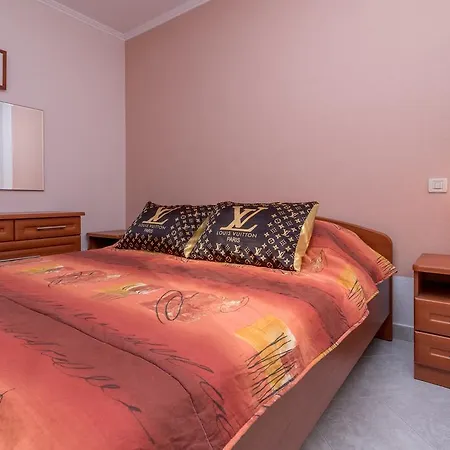 Vila Snjezana * Trogir